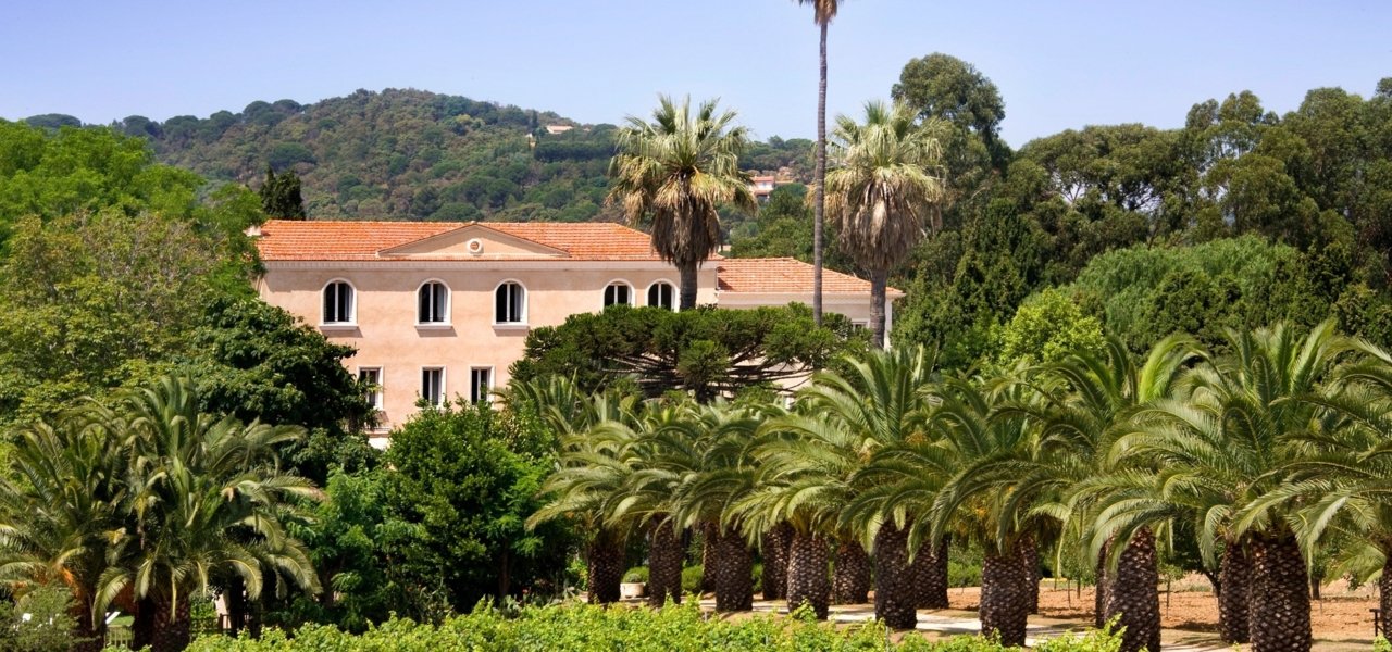 outside view of the hotel