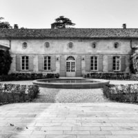 Partner Between tradition and modernity photo