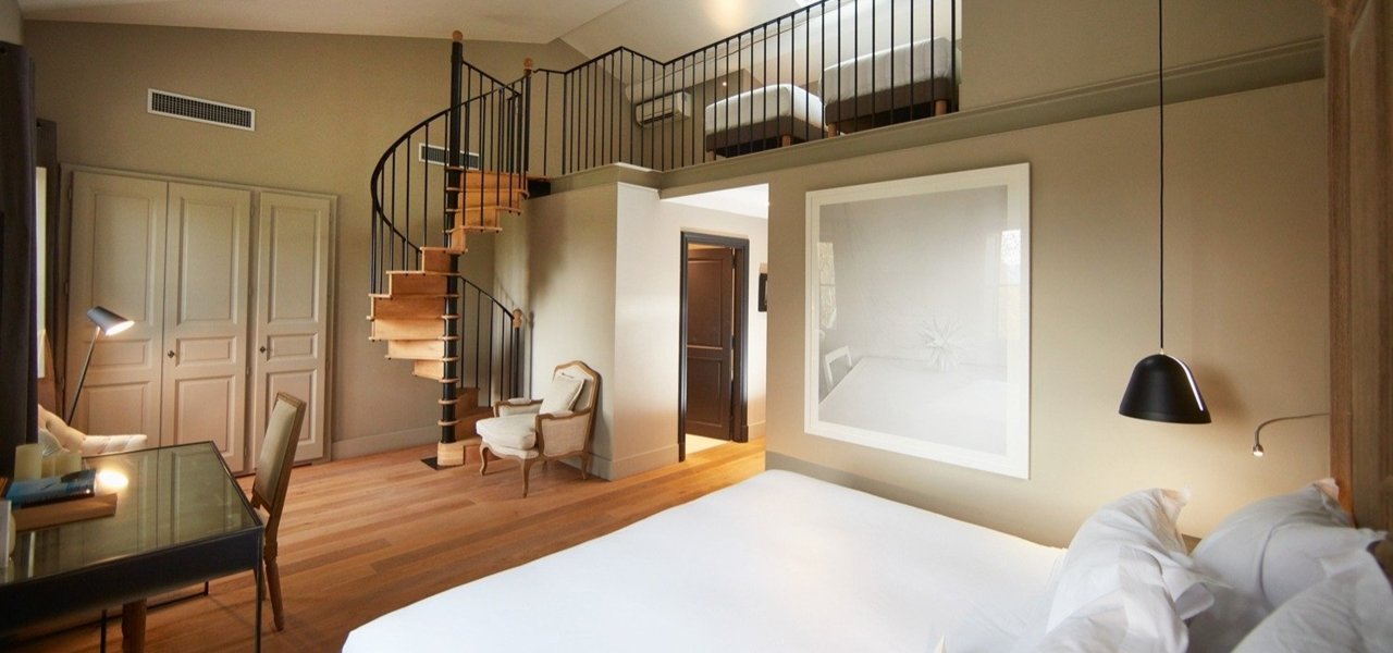 Bedroom at Domaine de Fontenille - Wine Paths