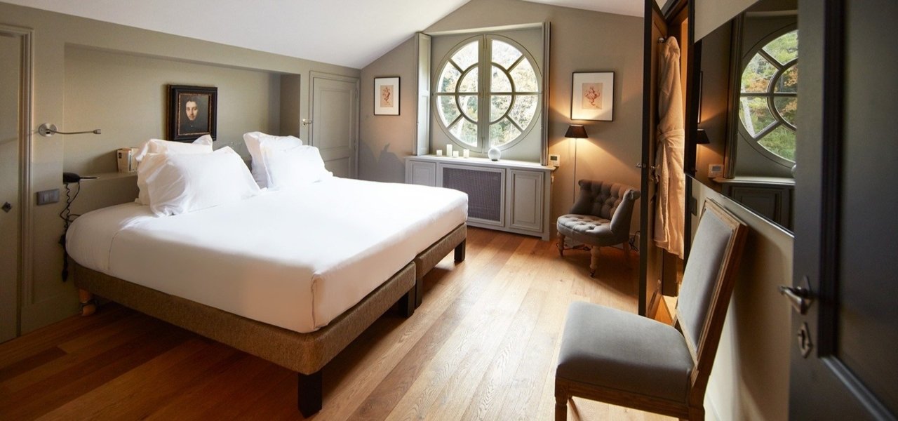Bedroom at Domaine de Fontenille - Wine Paths