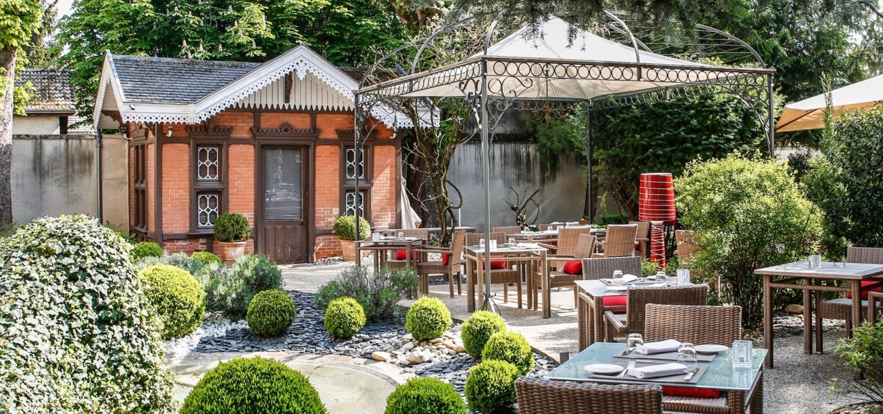 Backyard garden Le Cèdre - Wine Paths