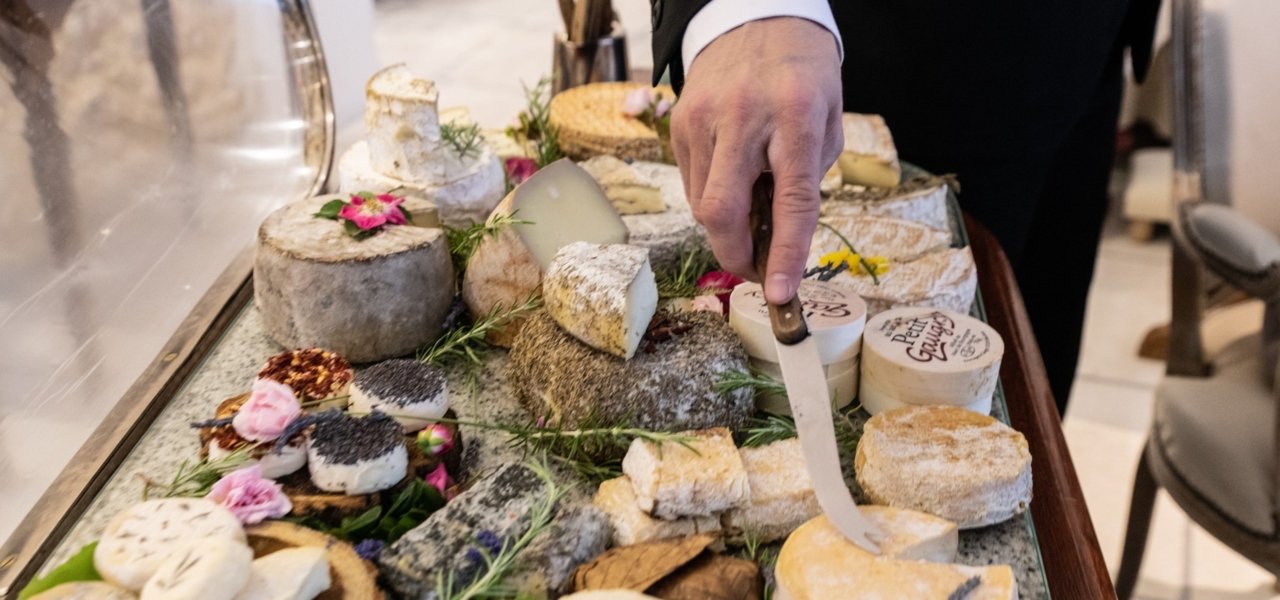 Xavier Mathieu's Table - Cheese plate - Wine Paths